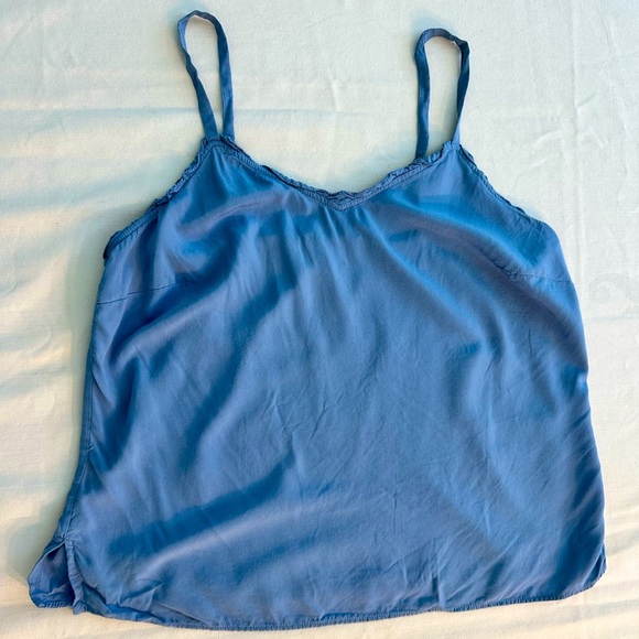🎉Old Navy Blue Cami Size Small Adjustable Shoulder Straps - Picture 1 of 7